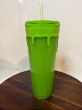 Starbucks Halloween Glow in the Dark Green Slime Drip Cold Cup Tumbler 24oz Vent